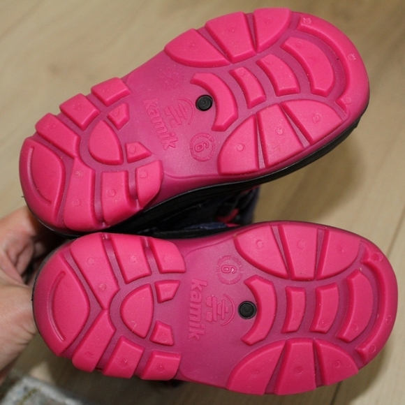 NWT Kamik toddlers pink & purple snowboots, size 6 - Picture 3 of 3